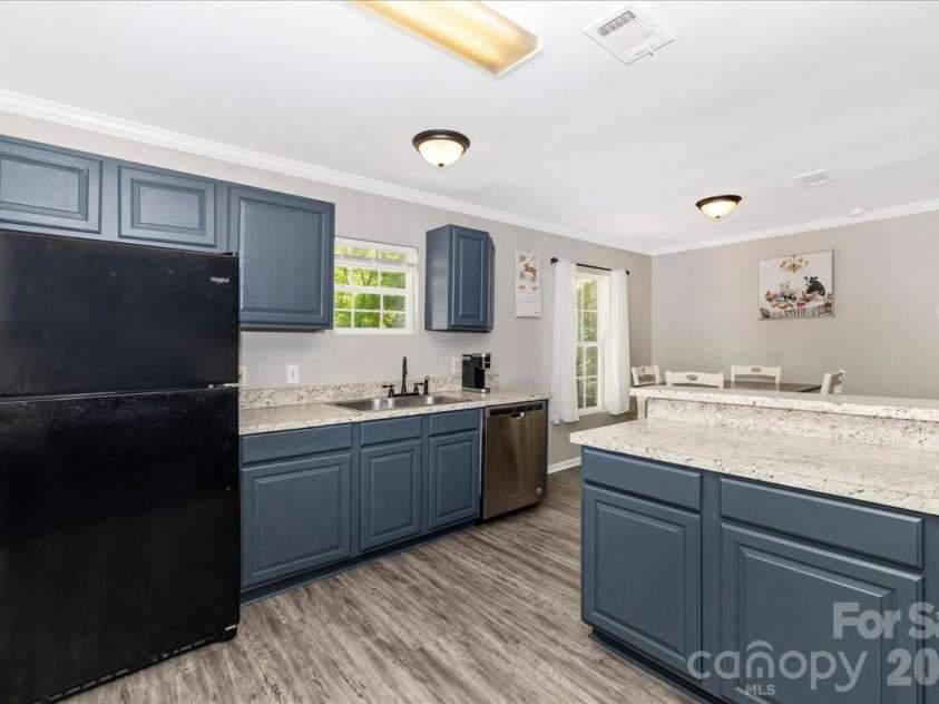 3218 Broadhurst Lane, Clover, SC 29710.  MLS# CAR4351560, YatesRealty ID 14202. Kitchen