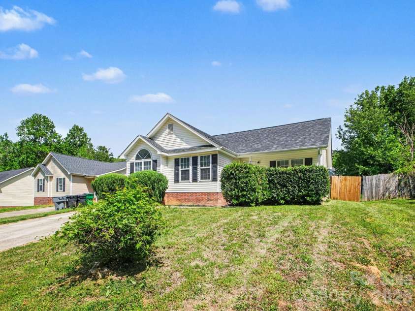 3744 Capps Hill Drive, Charlotte, NC 28216.  MLS# CAR4371756, YatesRealty ID 14203. 