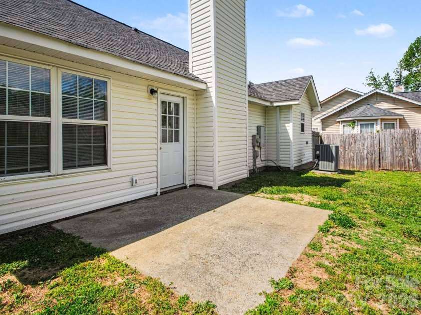 3744 Capps Hill Drive, Charlotte, NC 28216.  MLS# CAR4371756, YatesRealty ID 14203. 