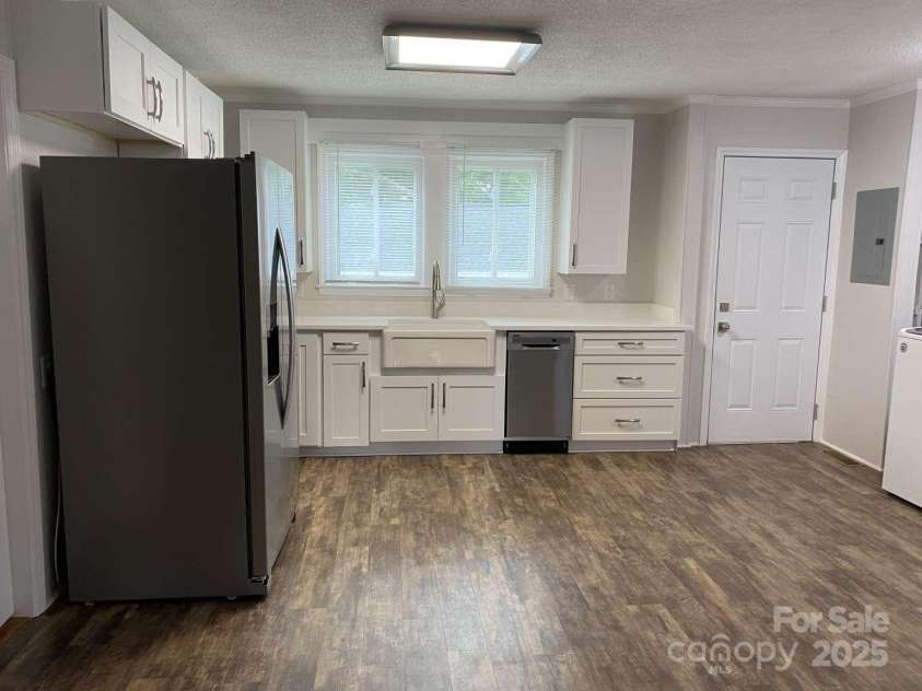 507 Chrysler Street, Kannapolis, NC 28083.  MLS# CAR4249090, YatesRealty ID 14204. 