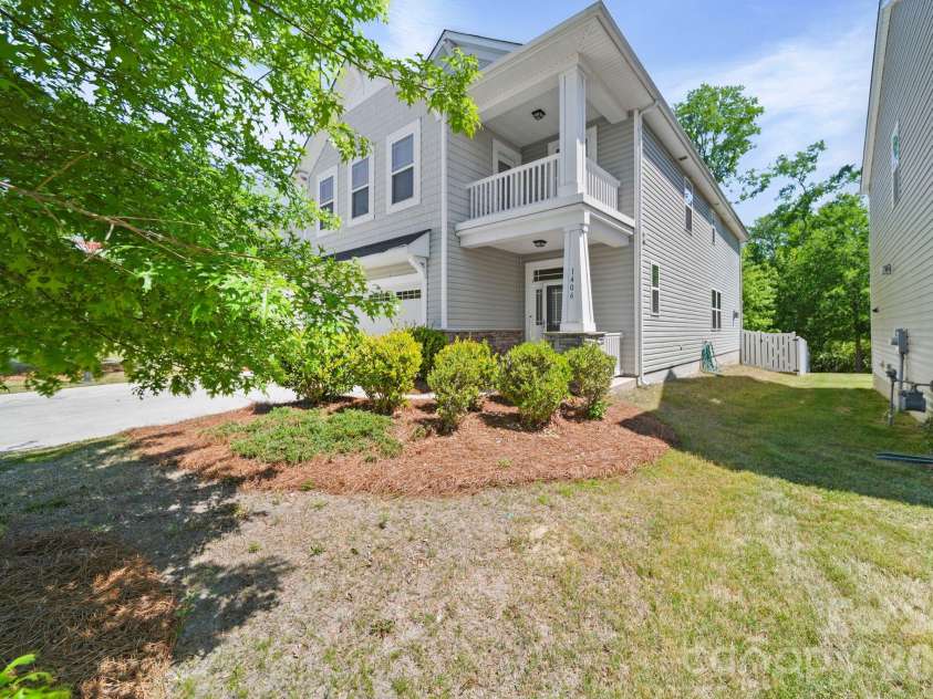 1406 Kings Grove Drive, York, SC 29745.  MLS# CAR4370887, YatesRealty ID 14205. 