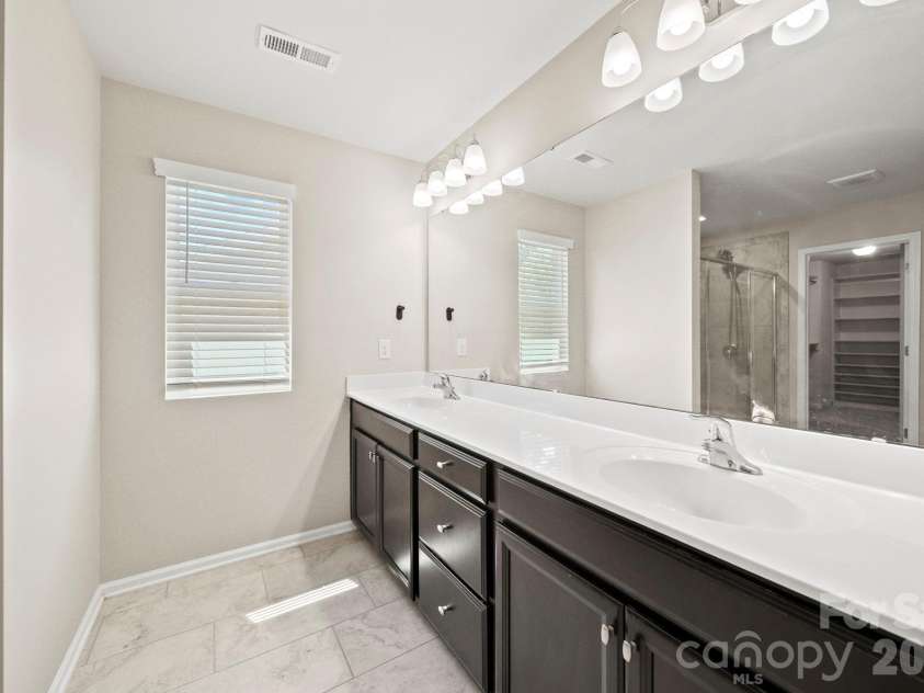 1406 Kings Grove Drive, York, SC 29745.  MLS# CAR4370887, YatesRealty ID 14205. 