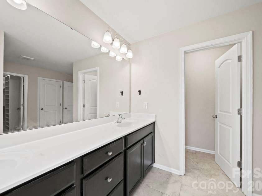1406 Kings Grove Drive, York, SC 29745.  MLS# CAR4370887, YatesRealty ID 14205. 