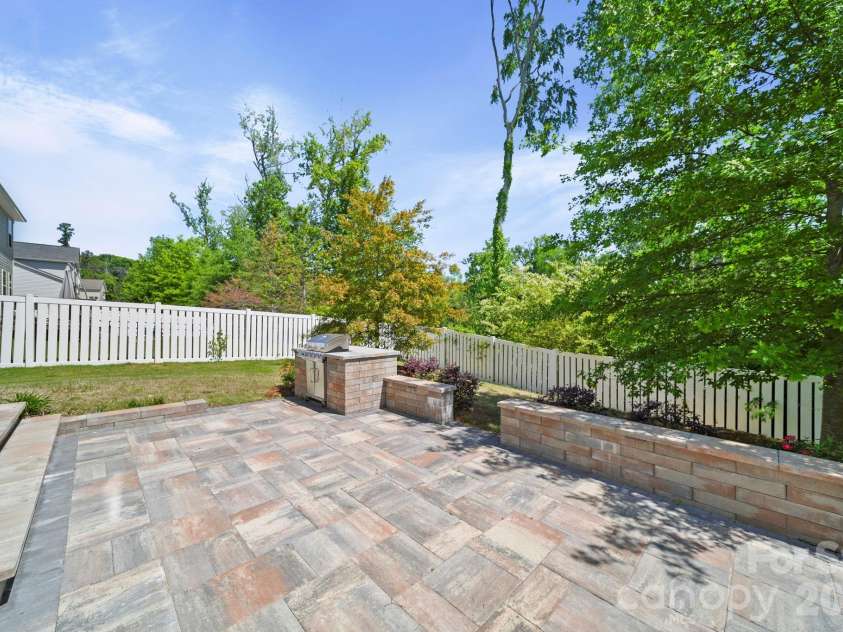 1406 Kings Grove Drive, York, SC 29745.  MLS# CAR4370887, YatesRealty ID 14205. 