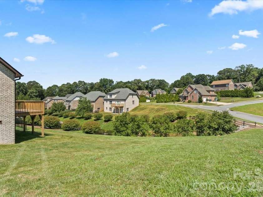 1033 12th Avenue Drive, Hickory, NC 28601.  MLS# CAR4372272, YatesRealty ID 14206. 