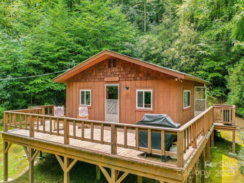 179 Serendipity Cove Road, Hendersonville, NC 28792.  MLS# CAR4237649, YatesRealty ID 14209. 