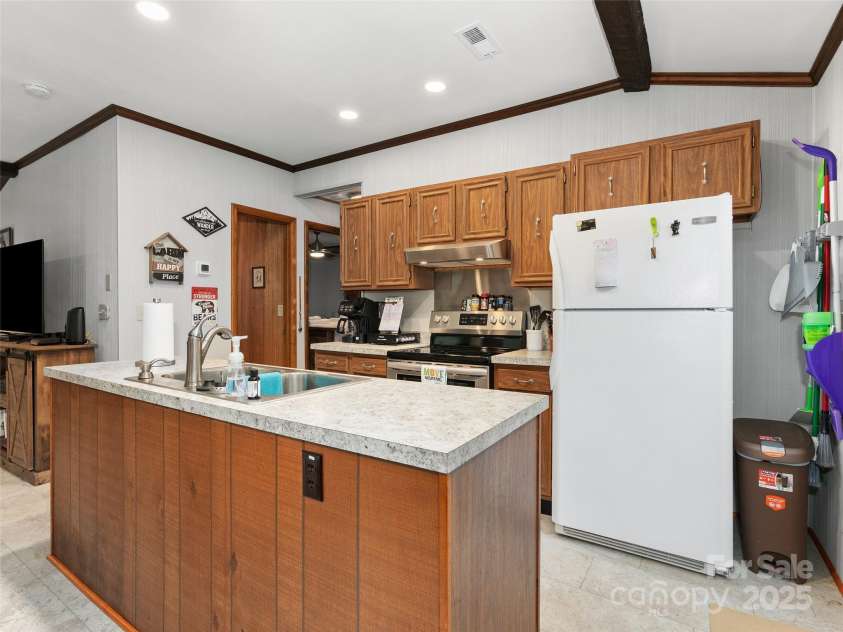 179 Serendipity Cove Road, Hendersonville, NC 28792.  MLS# CAR4237649, YatesRealty ID 14209. 