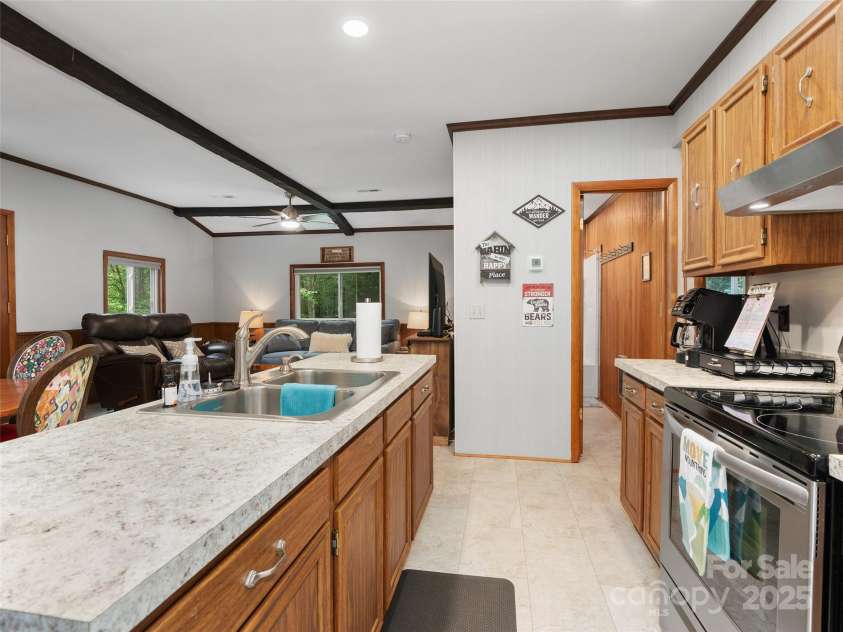 179 Serendipity Cove Road, Hendersonville, NC 28792.  MLS# CAR4237649, YatesRealty ID 14209. 