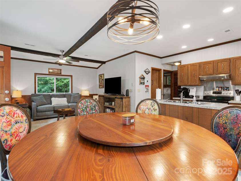 179 Serendipity Cove Road, Hendersonville, NC 28792.  MLS# CAR4237649, YatesRealty ID 14209. 