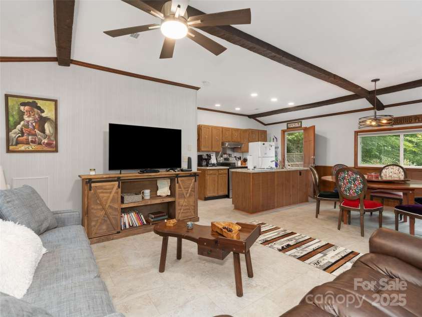 179 Serendipity Cove Road, Hendersonville, NC 28792.  MLS# CAR4237649, YatesRealty ID 14209. 