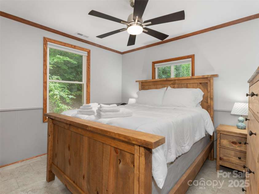 179 Serendipity Cove Road, Hendersonville, NC 28792.  MLS# CAR4237649, YatesRealty ID 14209. 