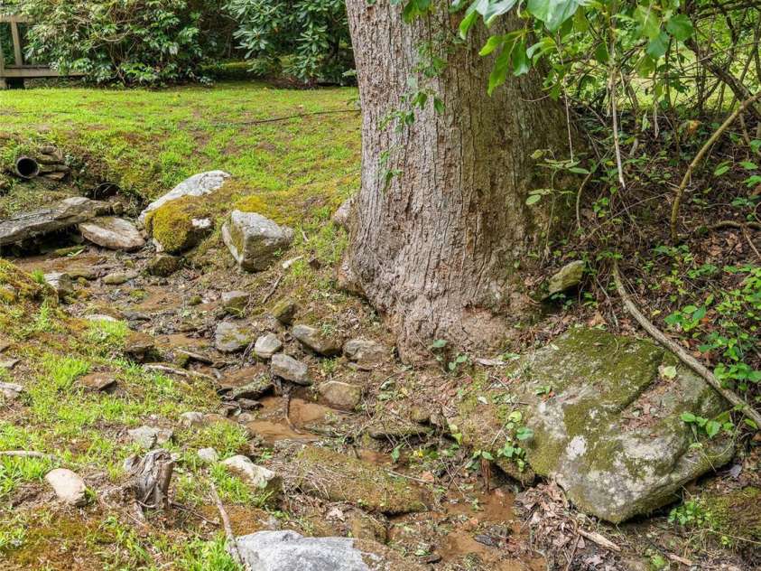 179 Serendipity Cove Road, Hendersonville, NC 28792.  MLS# CAR4237649, YatesRealty ID 14209. 