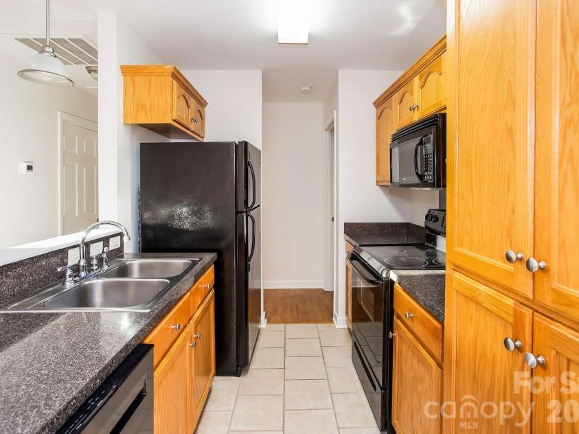 2011 Samantha Drive, Kannapolis, NC 28083.  MLS# CAR4370123, YatesRealty ID 14209. 