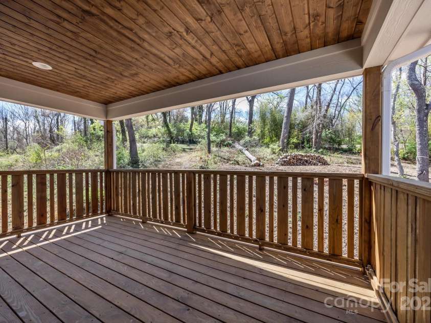 93 Glendale Avenue, Asheville, NC 28803.  MLS# CAR4234072, YatesRealty ID 1421. 