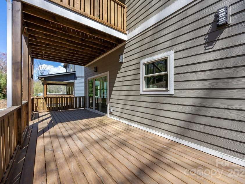 93 Glendale Avenue, Asheville, NC 28803.  MLS# CAR4234072, YatesRealty ID 1421. 