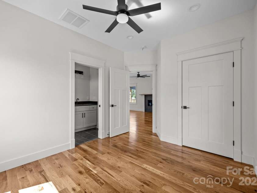 93 Glendale Avenue, Asheville, NC 28803.  MLS# CAR4234072, YatesRealty ID 1421. Bedroom on main level with full bath access