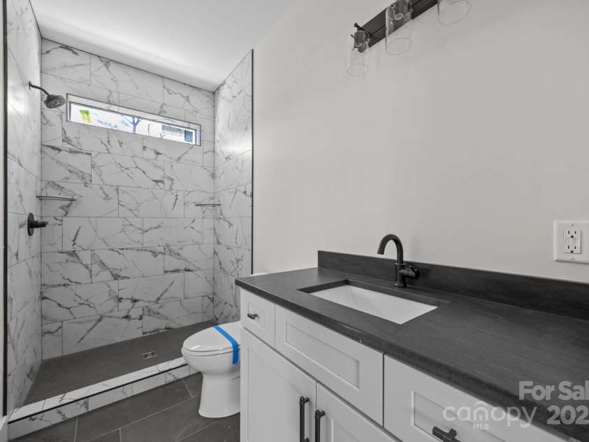 93 Glendale Avenue, Asheville, NC 28803.  MLS# CAR4234072, YatesRealty ID 1421. Full bath on main level