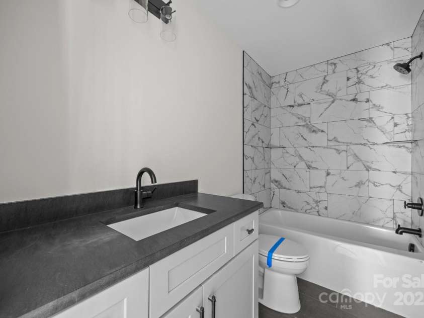 93 Glendale Avenue, Asheville, NC 28803.  MLS# CAR4234072, YatesRealty ID 1421. Full bath upstairs