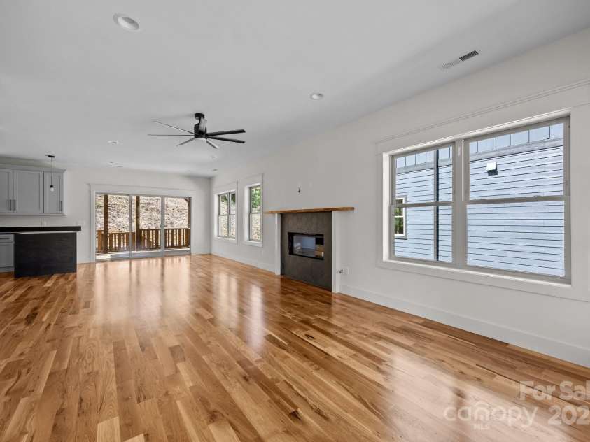 93 Glendale Avenue, Asheville, NC 28803.  MLS# CAR4234072, YatesRealty ID 1421. Living area