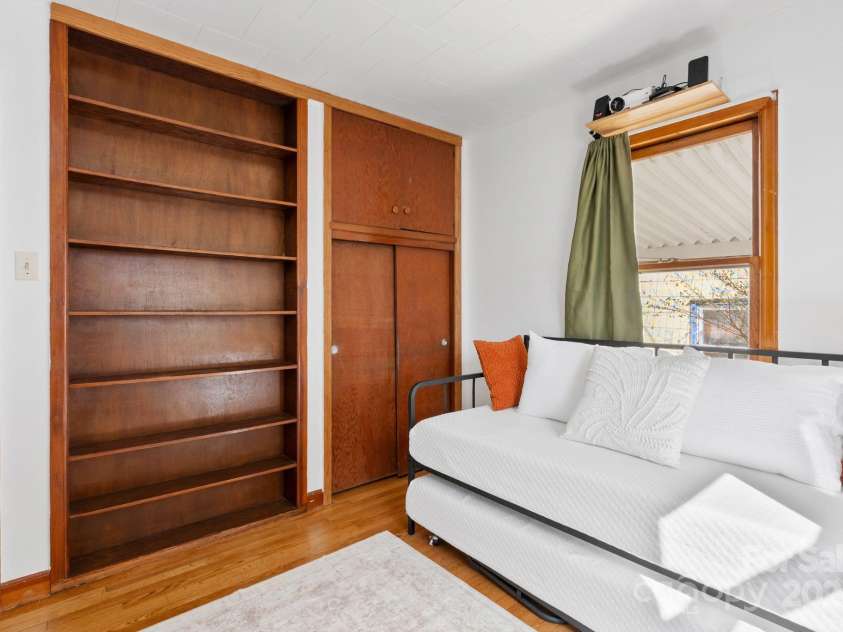 22 Jarrett Street, Asheville, NC 28806.  MLS# CAR4238160, YatesRealty ID 14210. Built-In Shelving