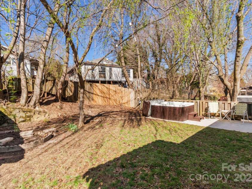 22 Jarrett Street, Asheville, NC 28806.  MLS# CAR4238160, YatesRealty ID 14210. Room for Pets and Play