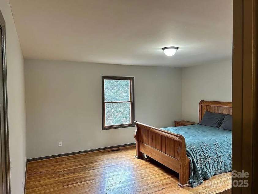 993 Old Marshall Highway, Asheville, NC 28804.  MLS# CAR4215158, YatesRealty ID 14211. 