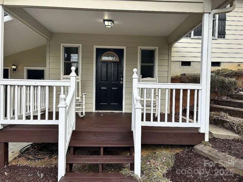 993 Old Marshall Highway, Asheville, NC 28804.  MLS# CAR4215158, YatesRealty ID 14211. 