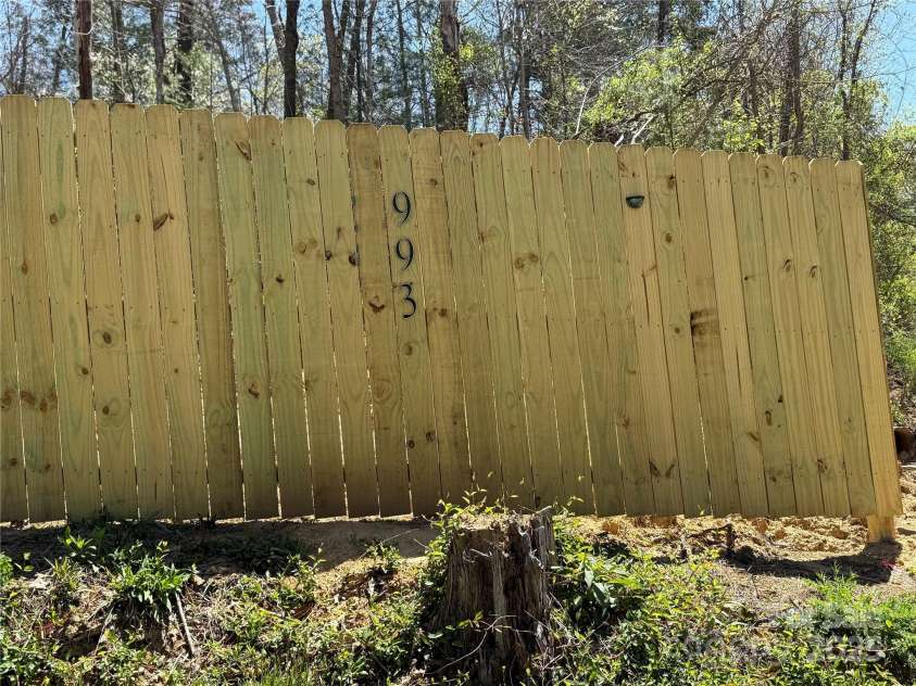 993 Old Marshall Highway, Asheville, NC 28804.  MLS# CAR4215158, YatesRealty ID 14211. 