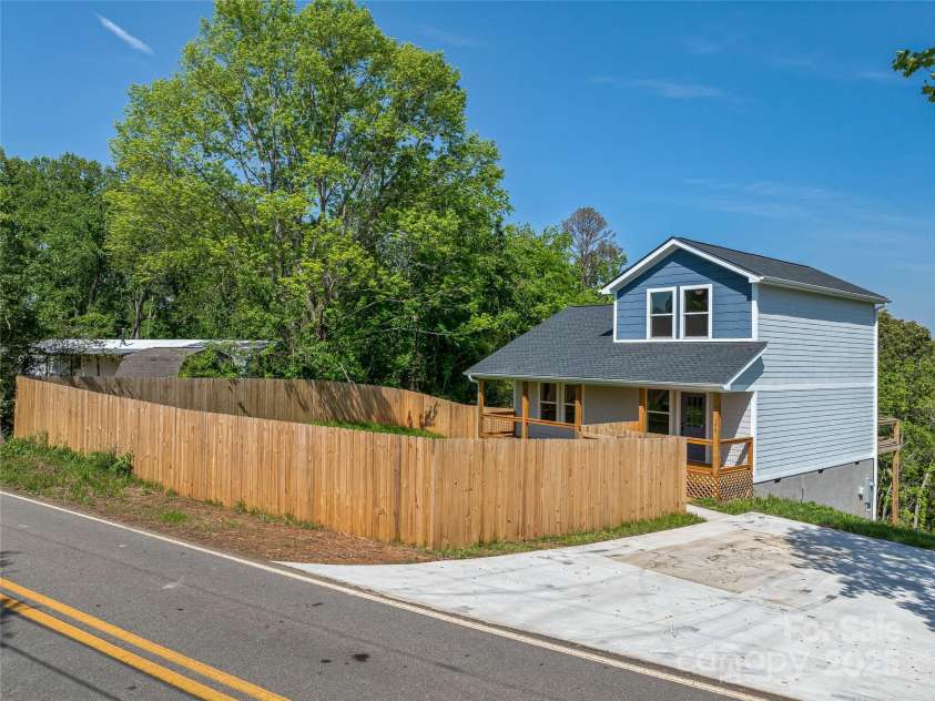 140 Murphy Hill Road, Weaverville, NC 28787.  MLS# CAR4252060, YatesRealty ID 14212. 