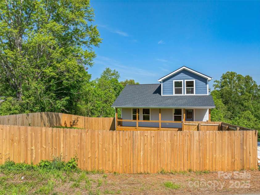 140 Murphy Hill Road, Weaverville, NC 28787.  MLS# CAR4252060, YatesRealty ID 14212. 