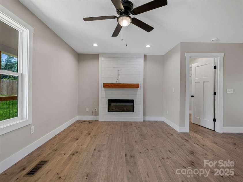 140 Murphy Hill Road, Weaverville, NC 28787.  MLS# CAR4252060, YatesRealty ID 14212. 