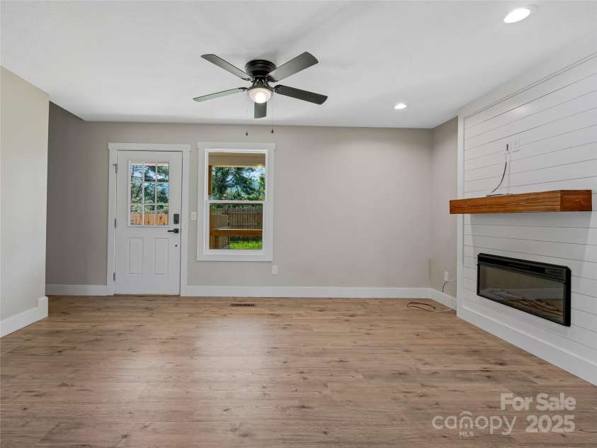 140 Murphy Hill Road, Weaverville, NC 28787.  MLS# CAR4252060, YatesRealty ID 14212. 