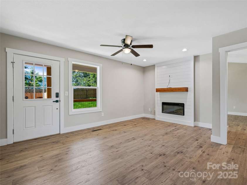 140 Murphy Hill Road, Weaverville, NC 28787.  MLS# CAR4252060, YatesRealty ID 14212. 