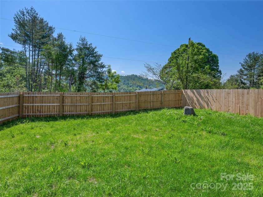 140 Murphy Hill Road, Weaverville, NC 28787.  MLS# CAR4252060, YatesRealty ID 14212. 