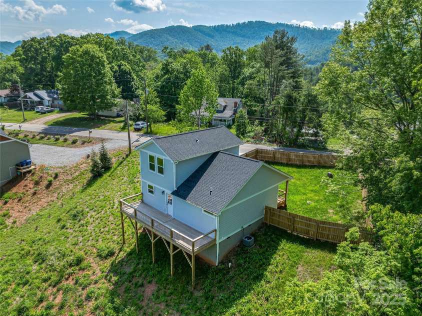 140 Murphy Hill Road, Weaverville, NC 28787.  MLS# CAR4252060, YatesRealty ID 14212. 