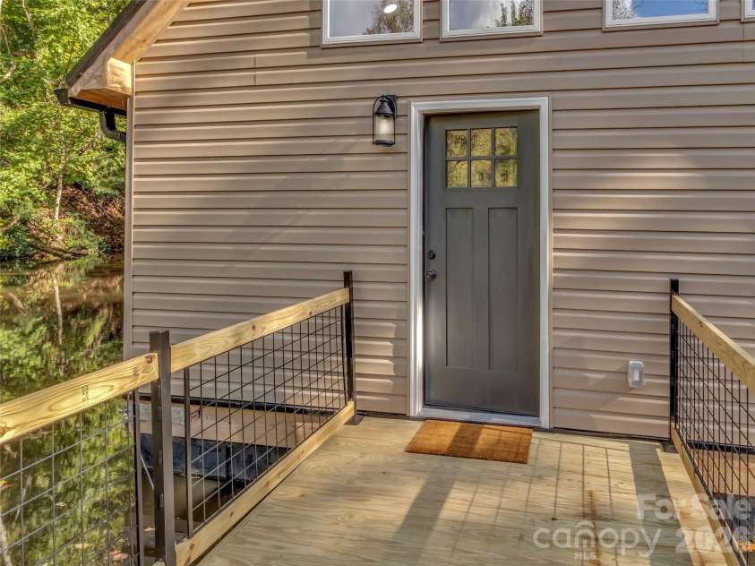 535 Hemlock Loop, Maggie Valley, NC 28751.  MLS# CAR4373027, YatesRealty ID 14213. 