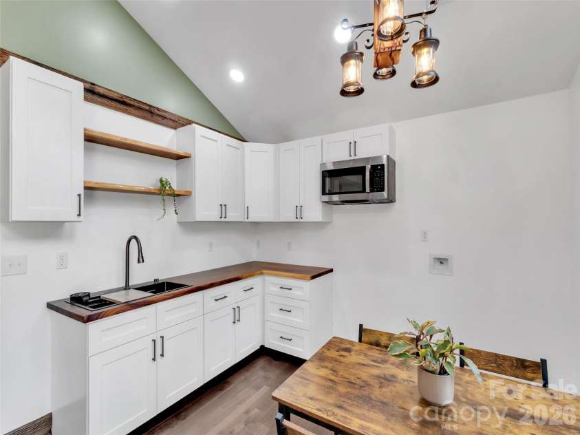 535 Hemlock Loop, Maggie Valley, NC 28751.  MLS# CAR4373027, YatesRealty ID 14213. 