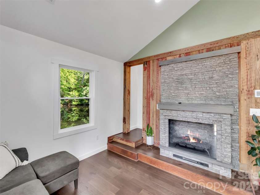 535 Hemlock Loop, Maggie Valley, NC 28751.  MLS# CAR4373027, YatesRealty ID 14213. 