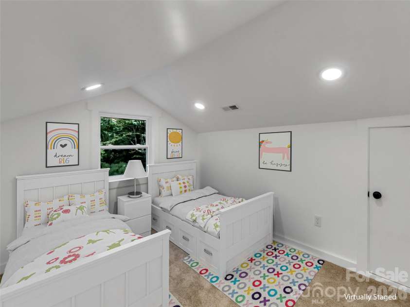 535 Hemlock Loop, Maggie Valley, NC 28751.  MLS# CAR4373027, YatesRealty ID 14213. 