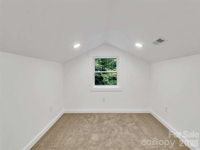 535 Hemlock Loop, Maggie Valley, NC 28751.  MLS# CAR4373027, YatesRealty ID 14213. 