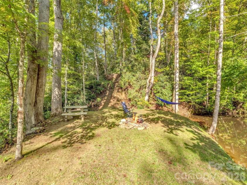 535 Hemlock Loop, Maggie Valley, NC 28751.  MLS# CAR4373027, YatesRealty ID 14213. 