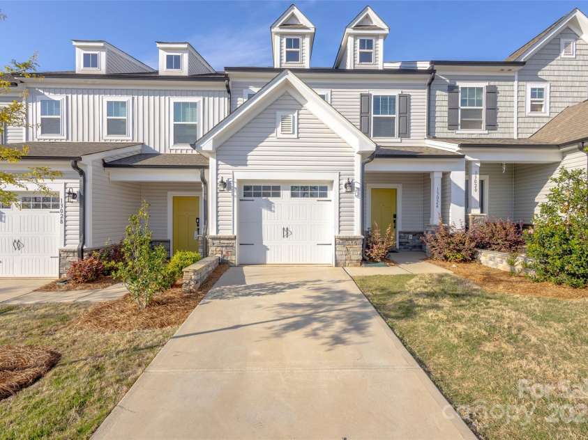 13024 Suncreek Terrace, Charlotte, NC 28214.  MLS# CAR4236006, YatesRealty ID 14214. 