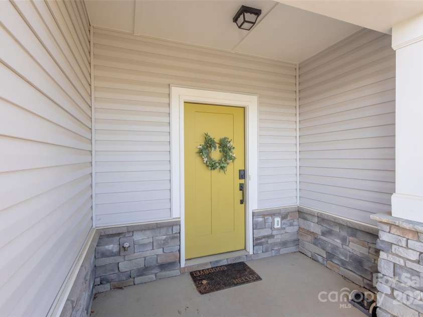 13024 Suncreek Terrace, Charlotte, NC 28214.  MLS# CAR4236006, YatesRealty ID 14214. 