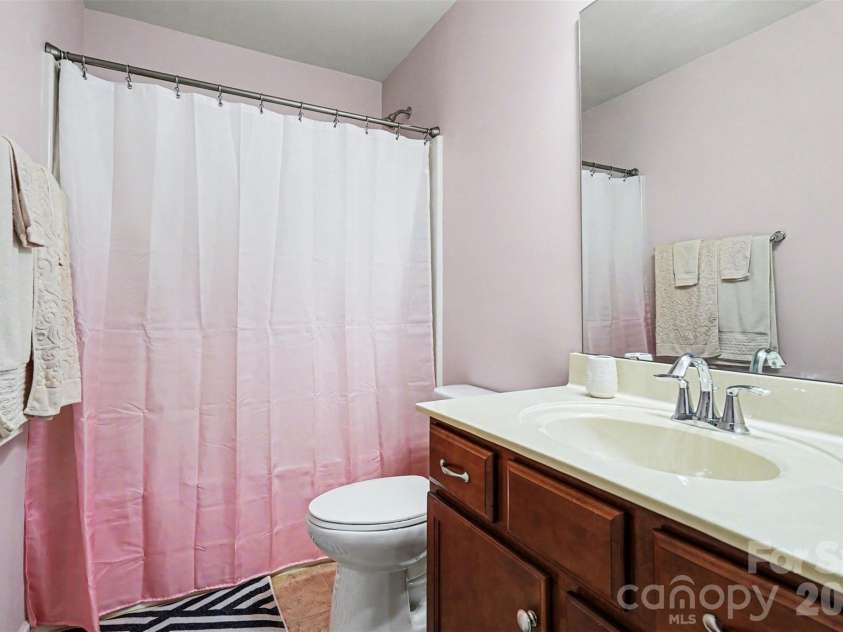 3297 Yarmouth Lane, Gastonia, NC 28056.  MLS# CAR4371230, YatesRealty ID 14214. 