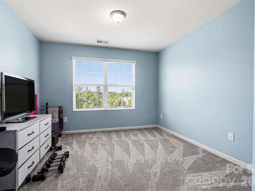 3297 Yarmouth Lane, Gastonia, NC 28056.  MLS# CAR4371230, YatesRealty ID 14214. 