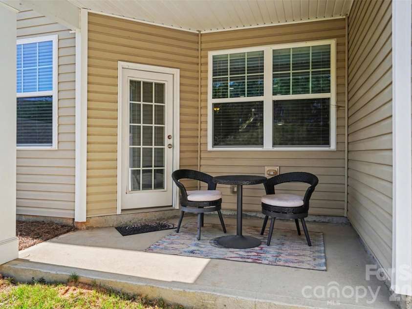 3297 Yarmouth Lane, Gastonia, NC 28056.  MLS# CAR4371230, YatesRealty ID 14214. 