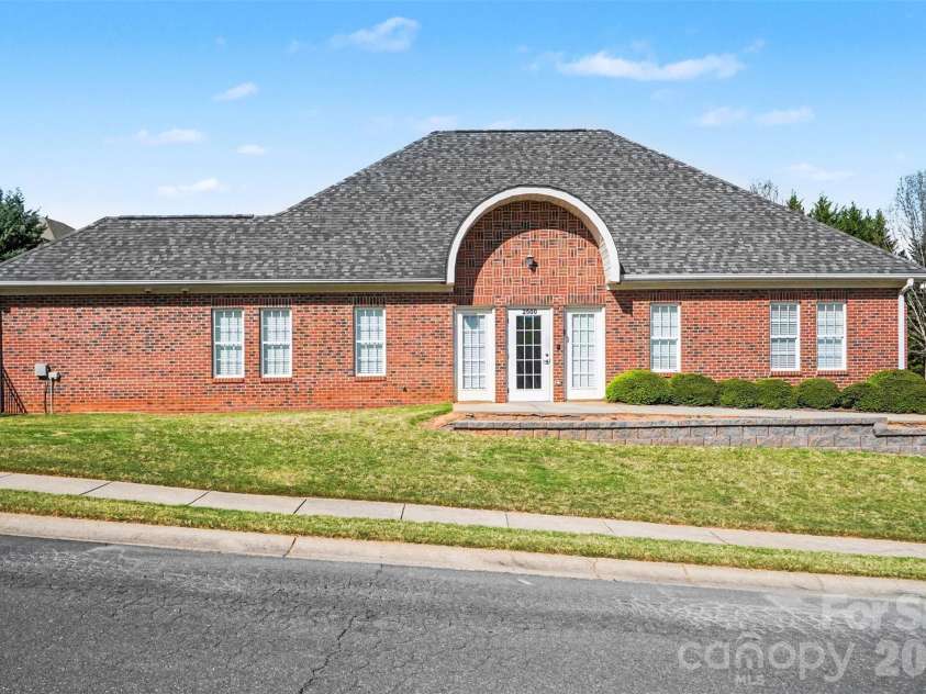 3297 Yarmouth Lane, Gastonia, NC 28056.  MLS# CAR4371230, YatesRealty ID 14214. 