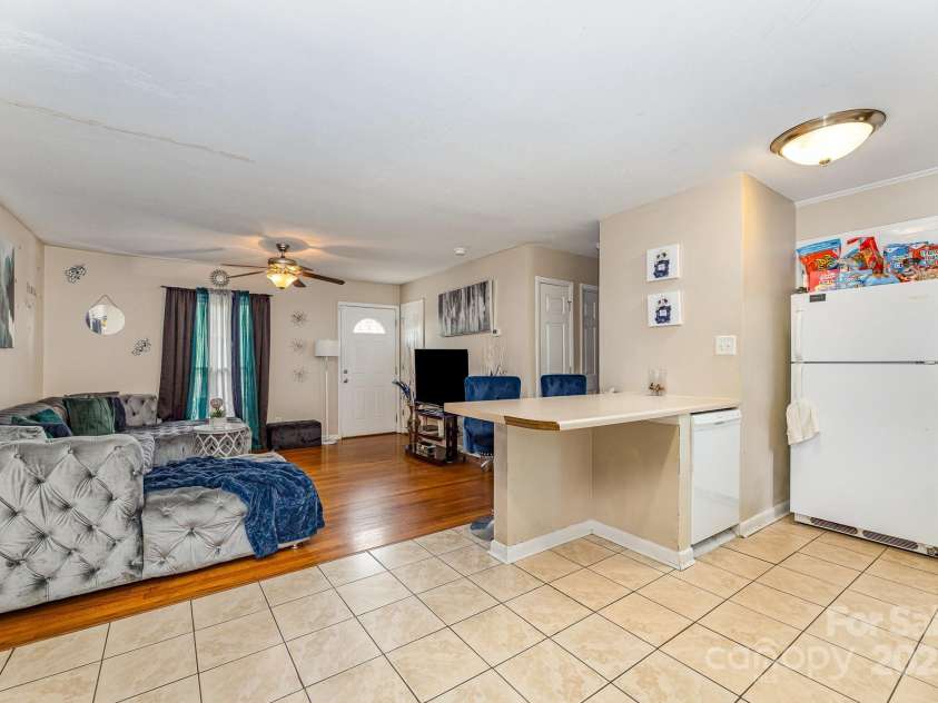 1131 Laurel Street, Salisbury, NC 28144.  MLS# CAR4246345, YatesRealty ID 14215. 