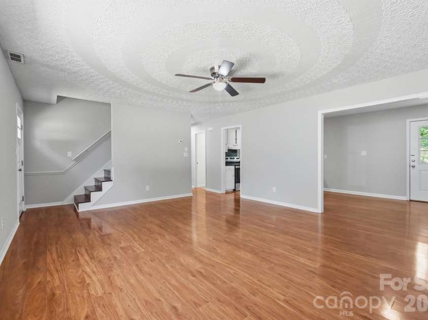 806 Laurel Street, Lincolnton, NC 28092.  MLS# CAR4370329, YatesRealty ID 14215. 