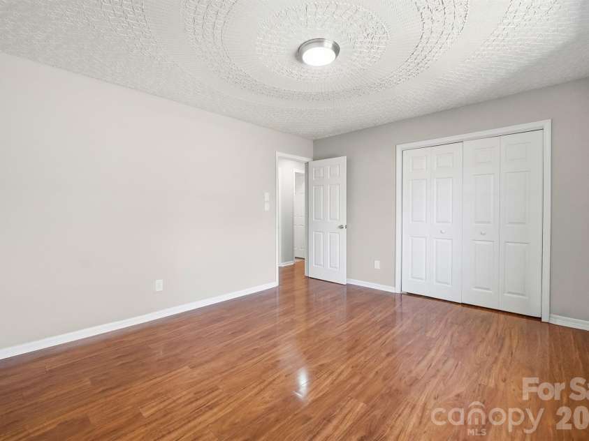 806 Laurel Street, Lincolnton, NC 28092.  MLS# CAR4370329, YatesRealty ID 14215. 